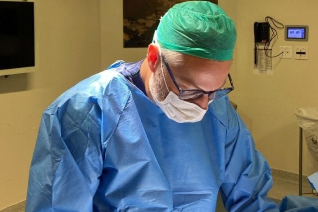 Dr. Daniel Hampl
