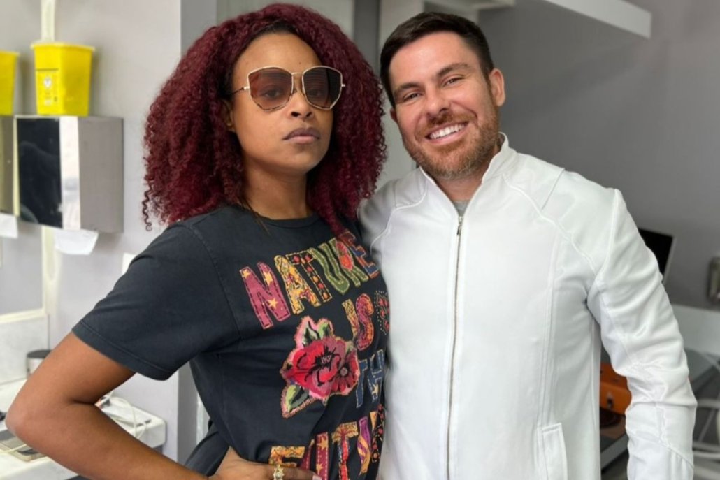 Dr. Fabio Barros prepara Roberta Rodrigues com Ultrassom Micro e Macro Focado para o papel de Veronika